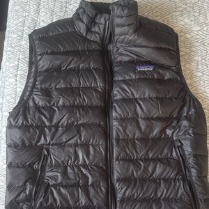 Patagonia Men's Black Quilted Vest M
